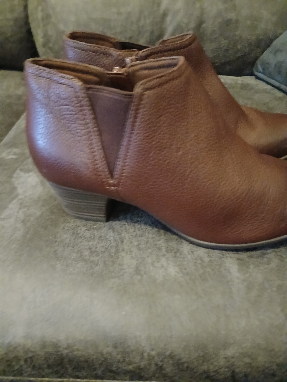 Clarks Women's Brown Leather Ankle Booties with Side Zip Size 8 - Picture 2 of 6